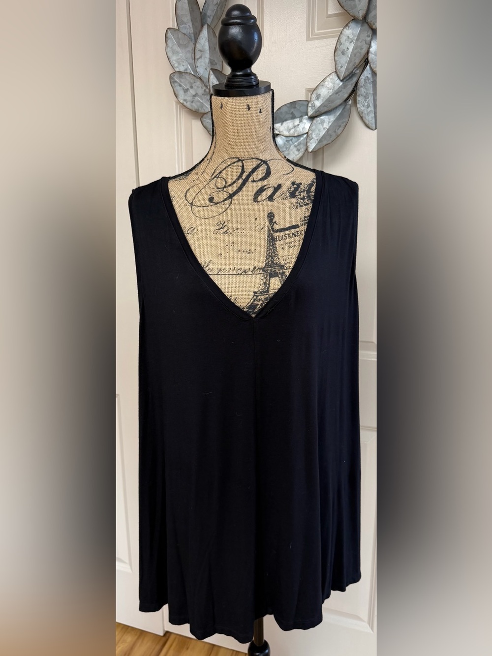 223: Lane Bryant Black V-Neck Sleeveless Tank Top - 26/28